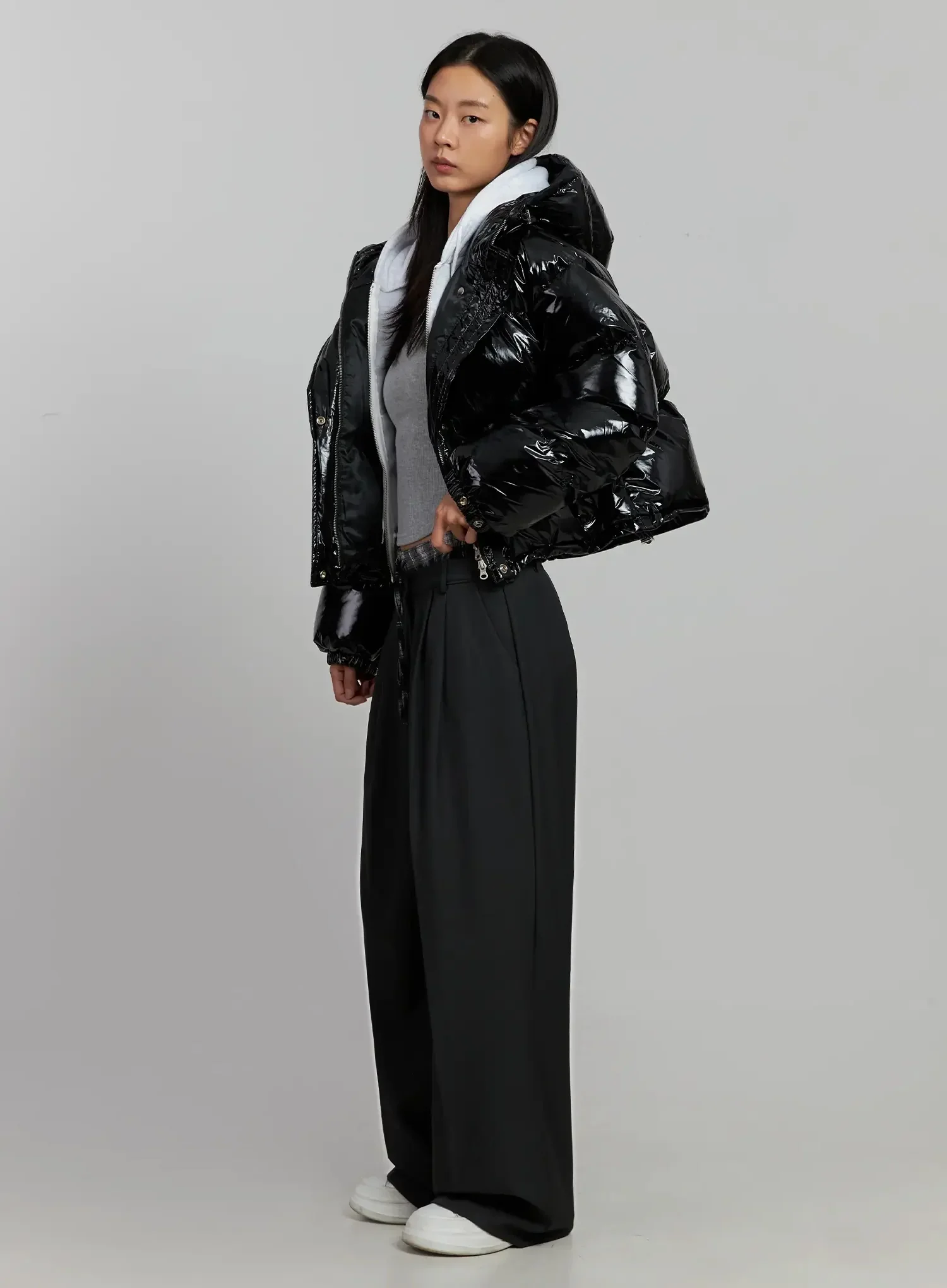 Relaxed Fit Wide-Leg Trousers IJ502 - Image 3