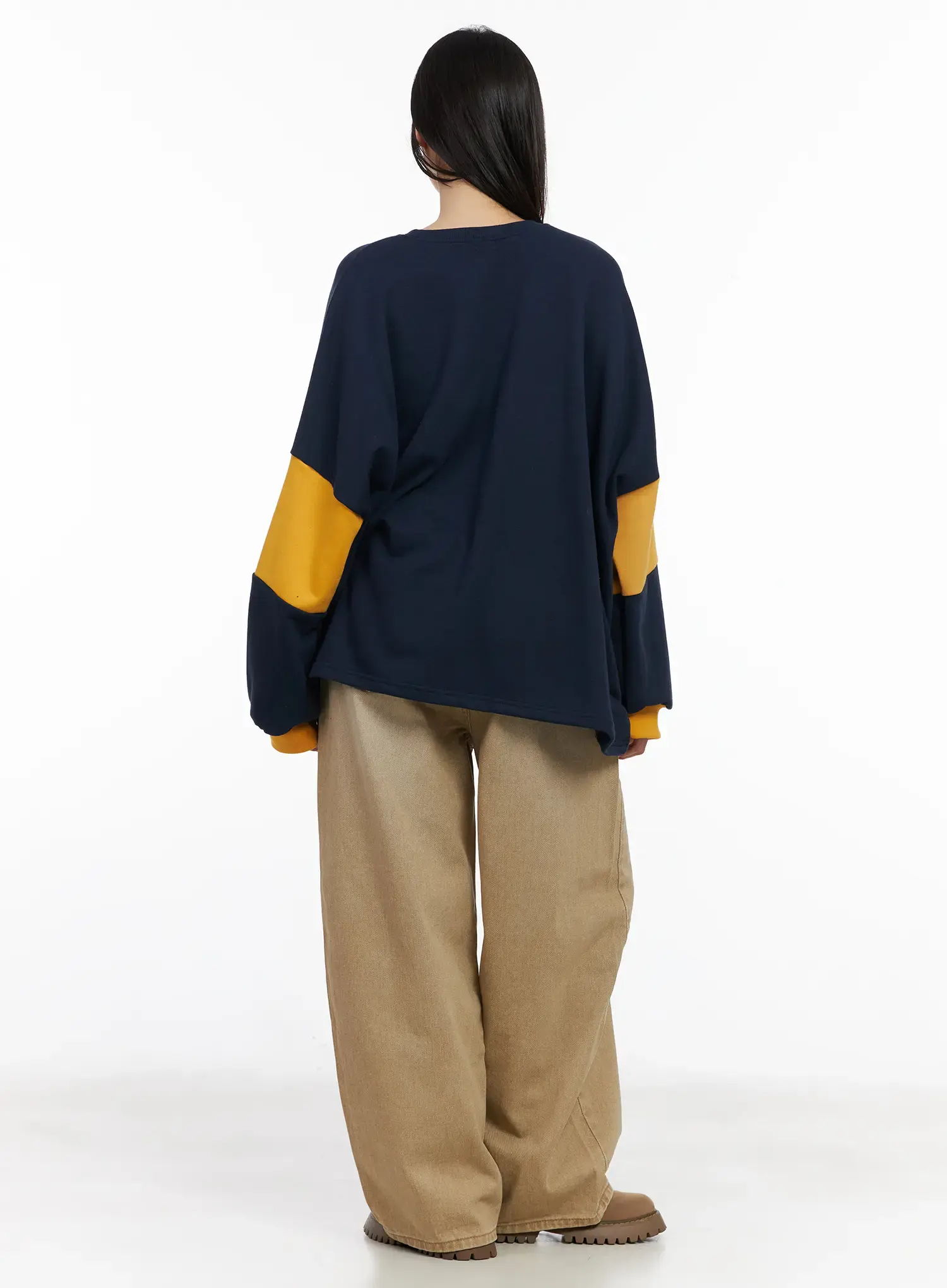 Retro Varsity Oversized Sweatshirt CM513 - Image 5