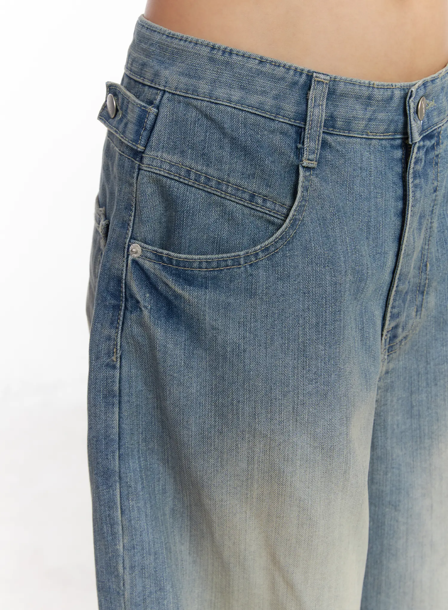 Ricci Washed Low-Rise Baggy Jeans CM520 - Image 4