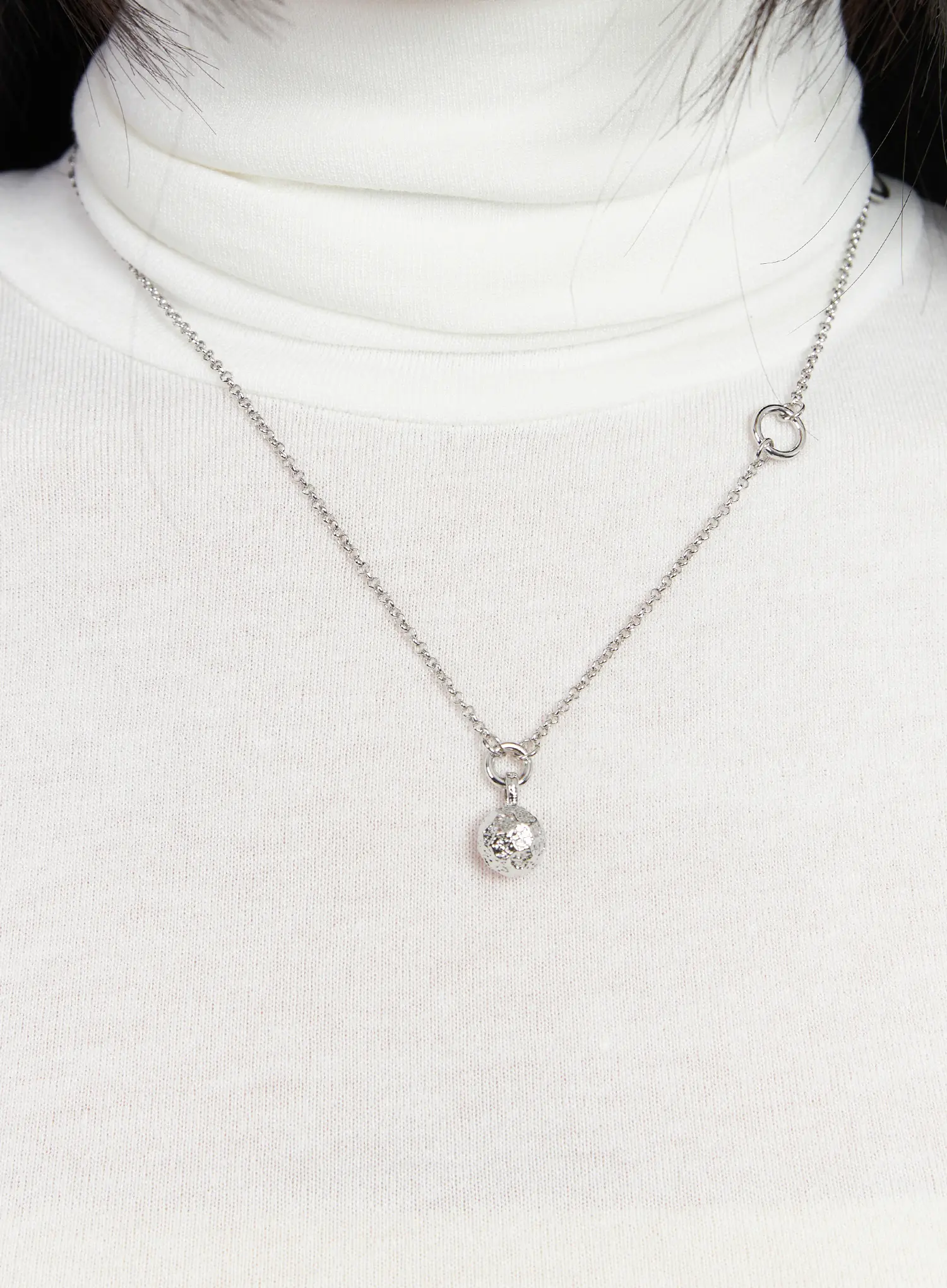 Round Pendant Necklace CD530