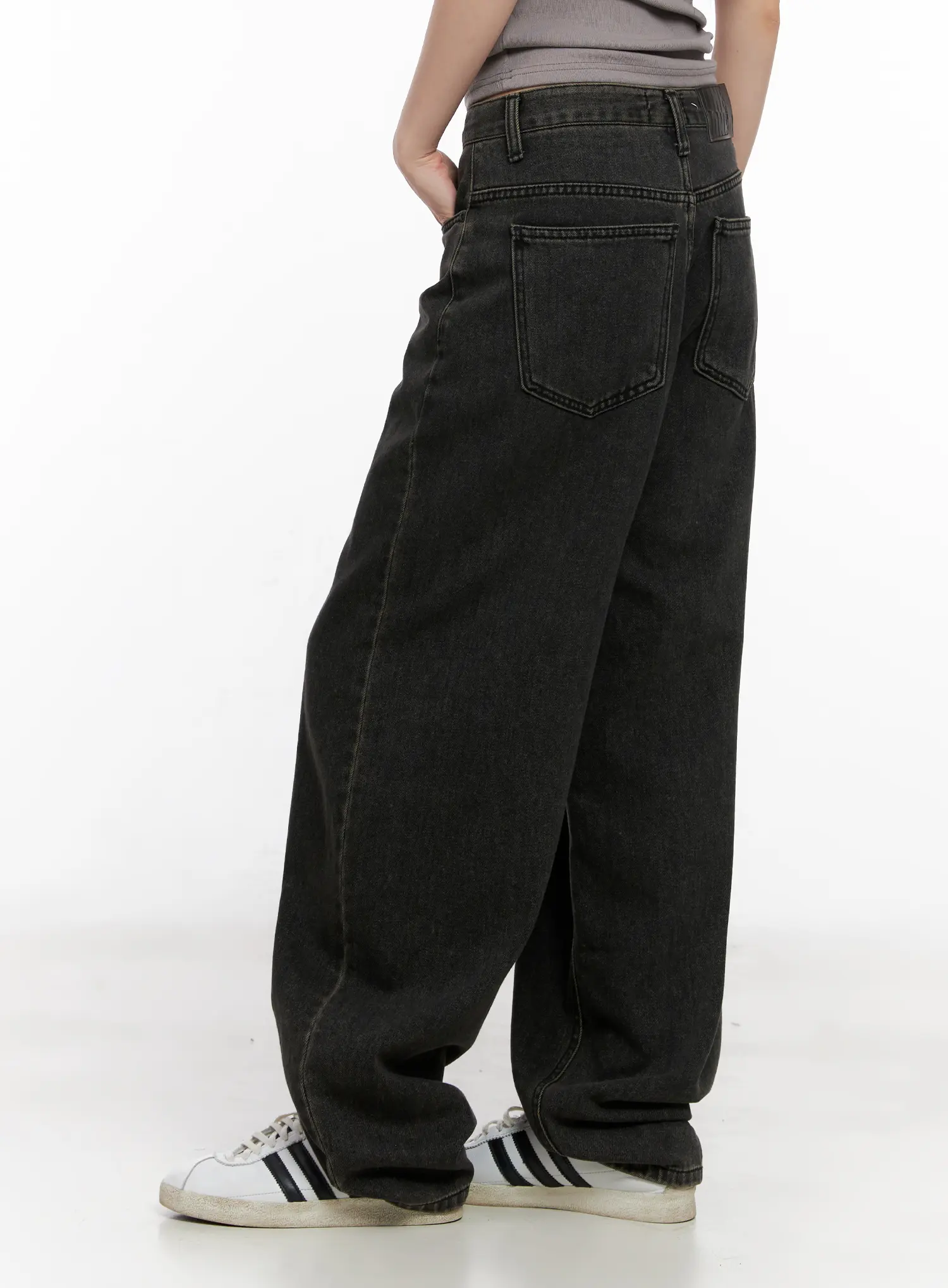Roxy Classic Wide-Leg Jeans CG522 - Image 4
