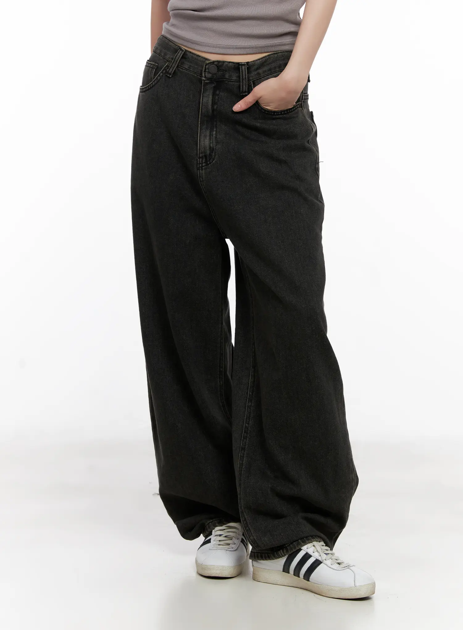Roxy Classic Wide-Leg Jeans CG522 - Image 9