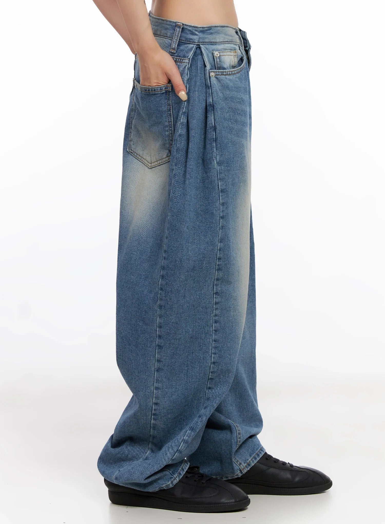 Ruthie Side Pleat Relaxed-Fit Jeans IS515 - Image 12