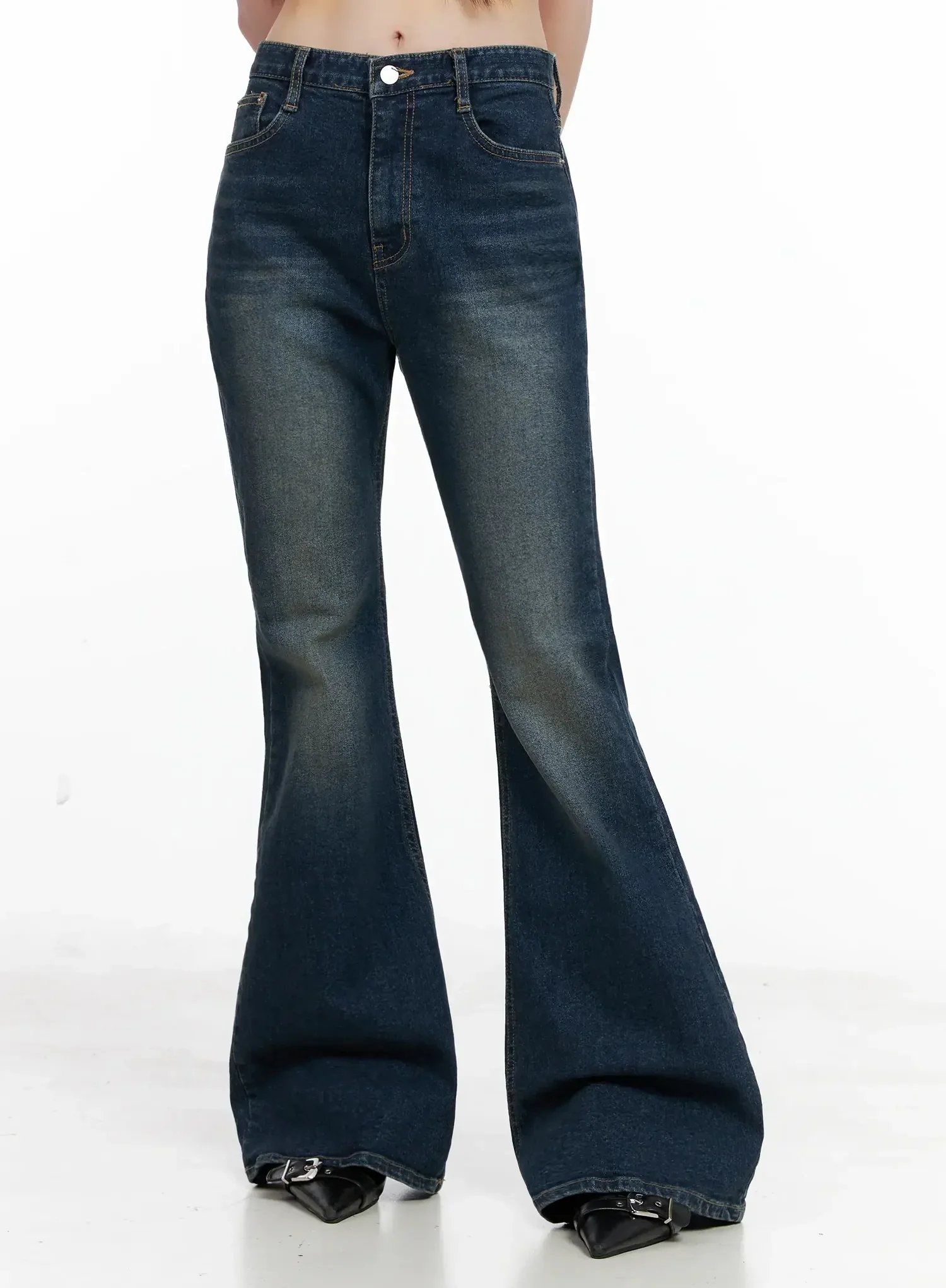 Seoyeon High-Waist Distressed Flare Jeans IL531