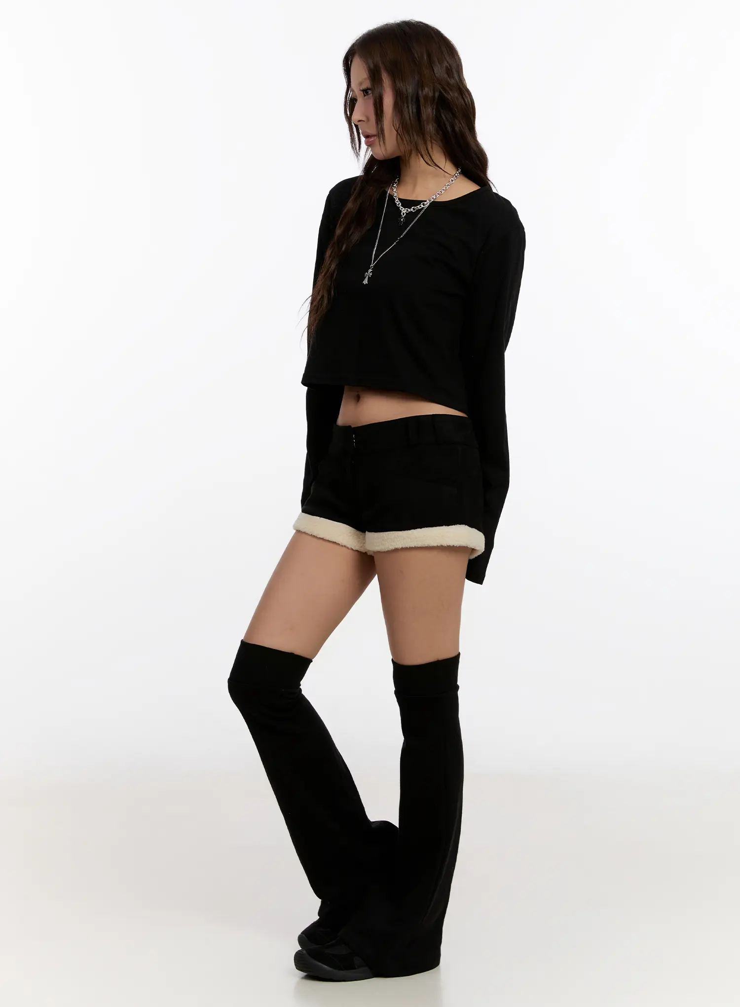 Sherpa Lined Shorts CN527 - Image 4