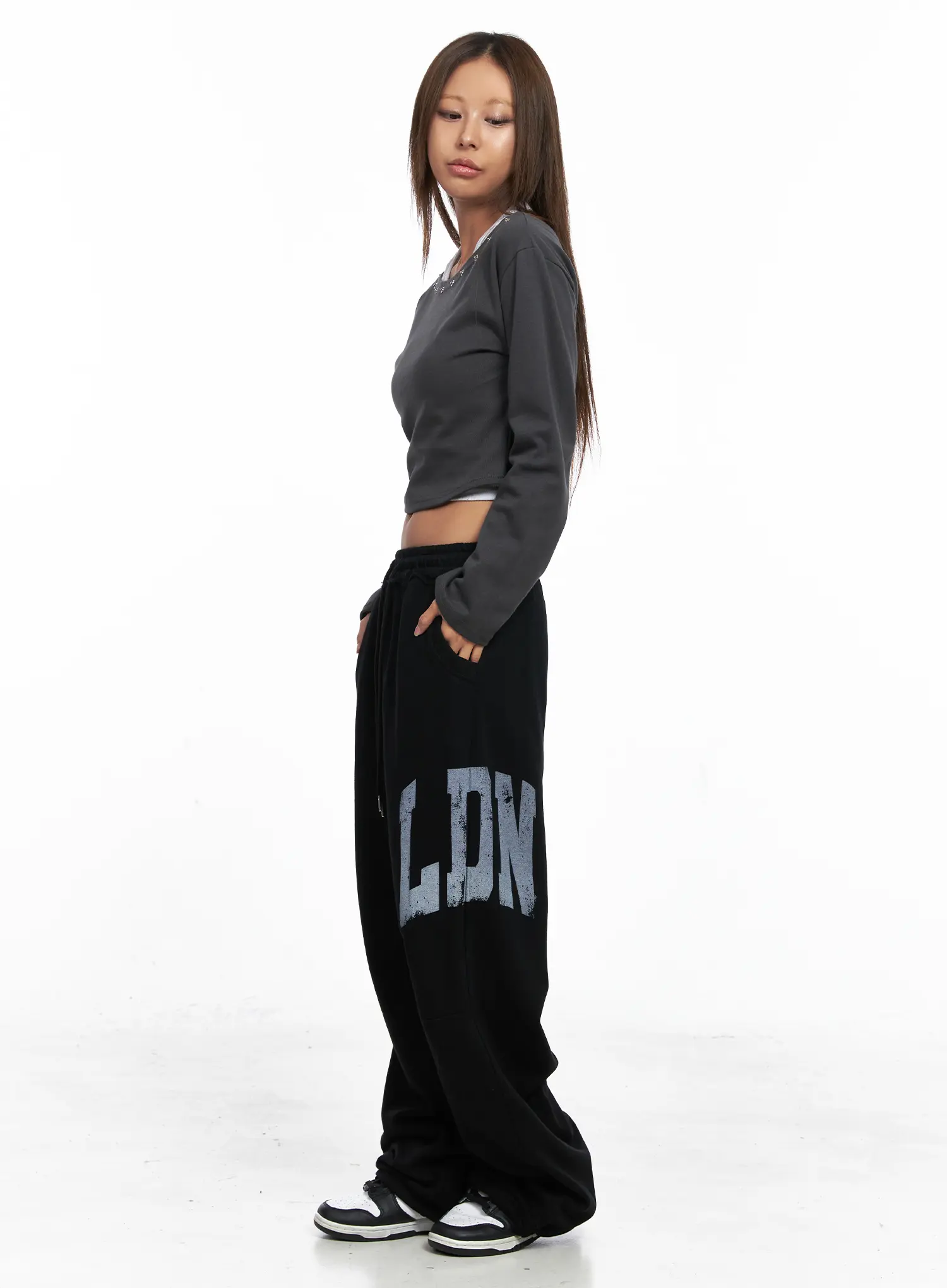 Side Graphic Wide-Leg Sweatpants CO510 - Image 3