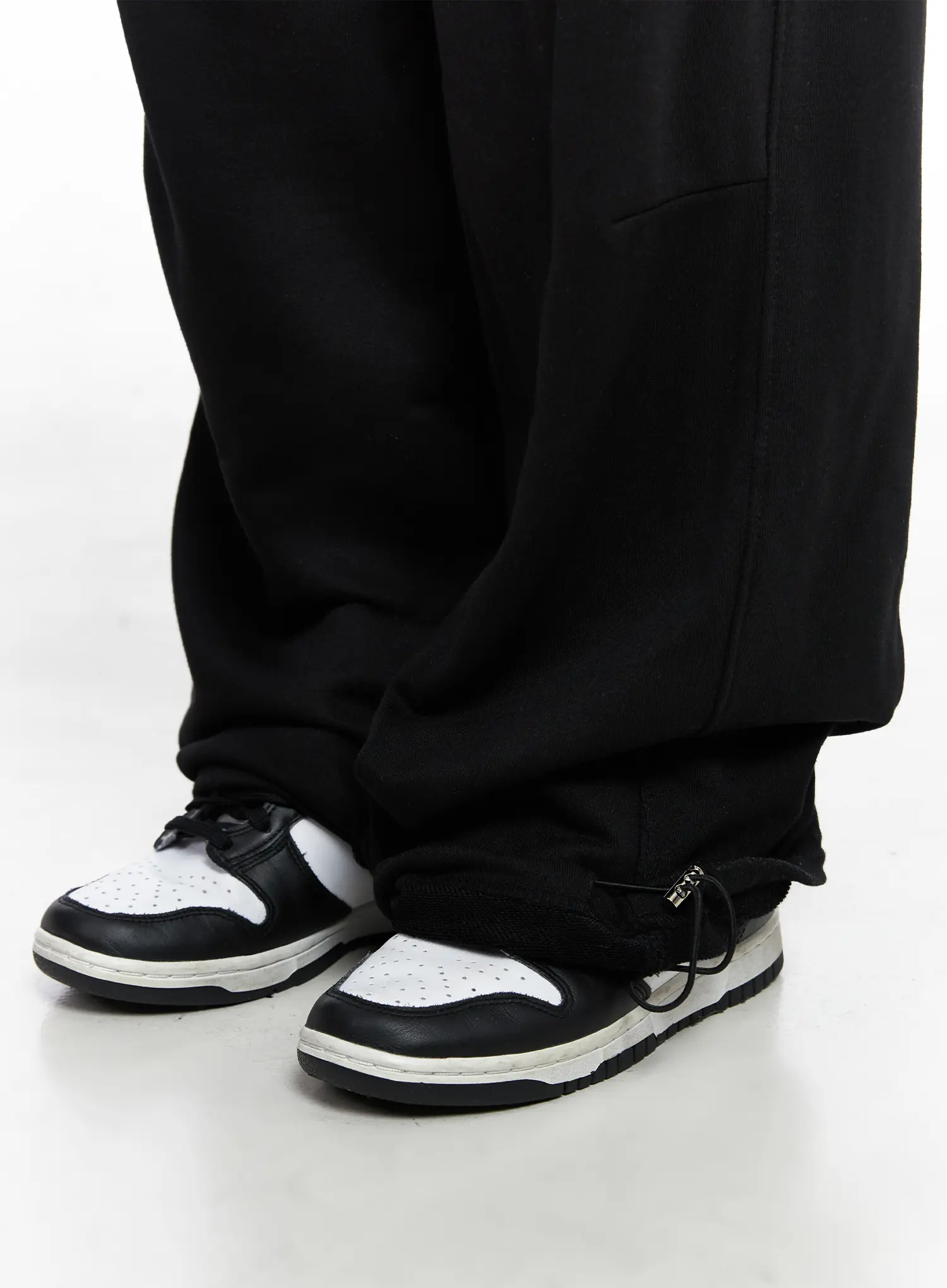 Side Graphic Wide-Leg Sweatpants CO510 - Image 9