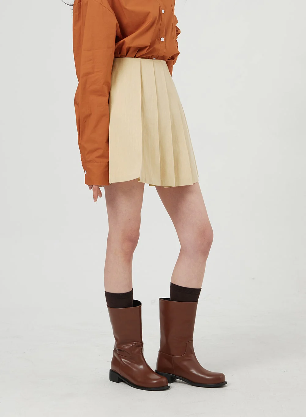 Simple Pleated Mini Skirt OF324 - Image 4