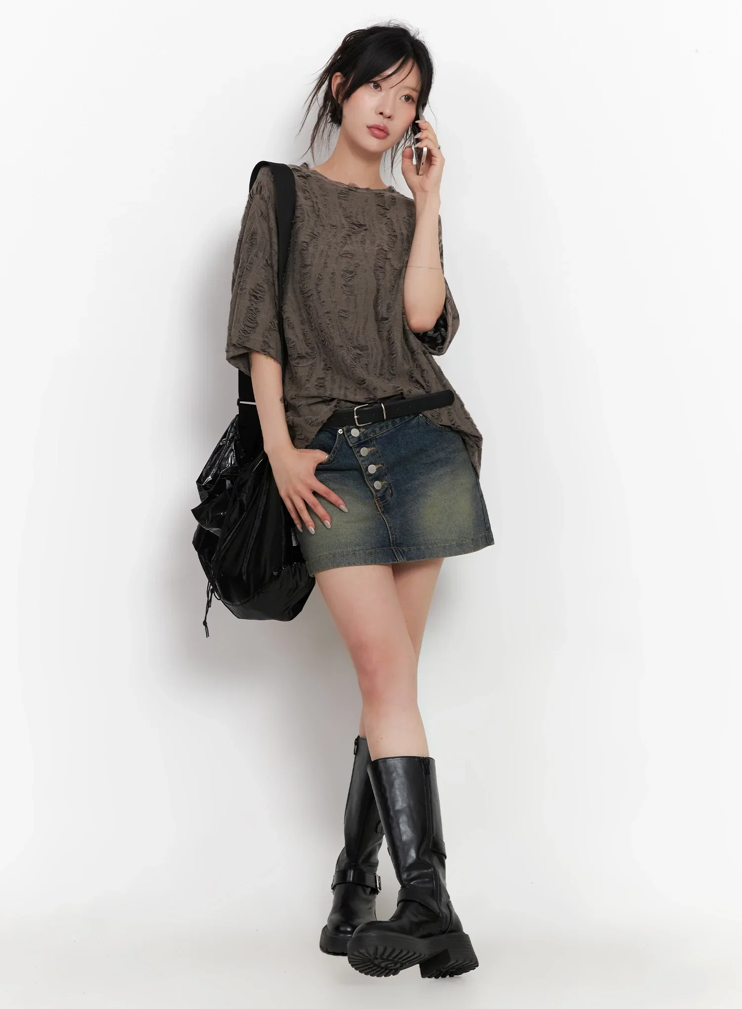 Slanted-Button Low-Rise Denim Skirt IC503 - Image 3