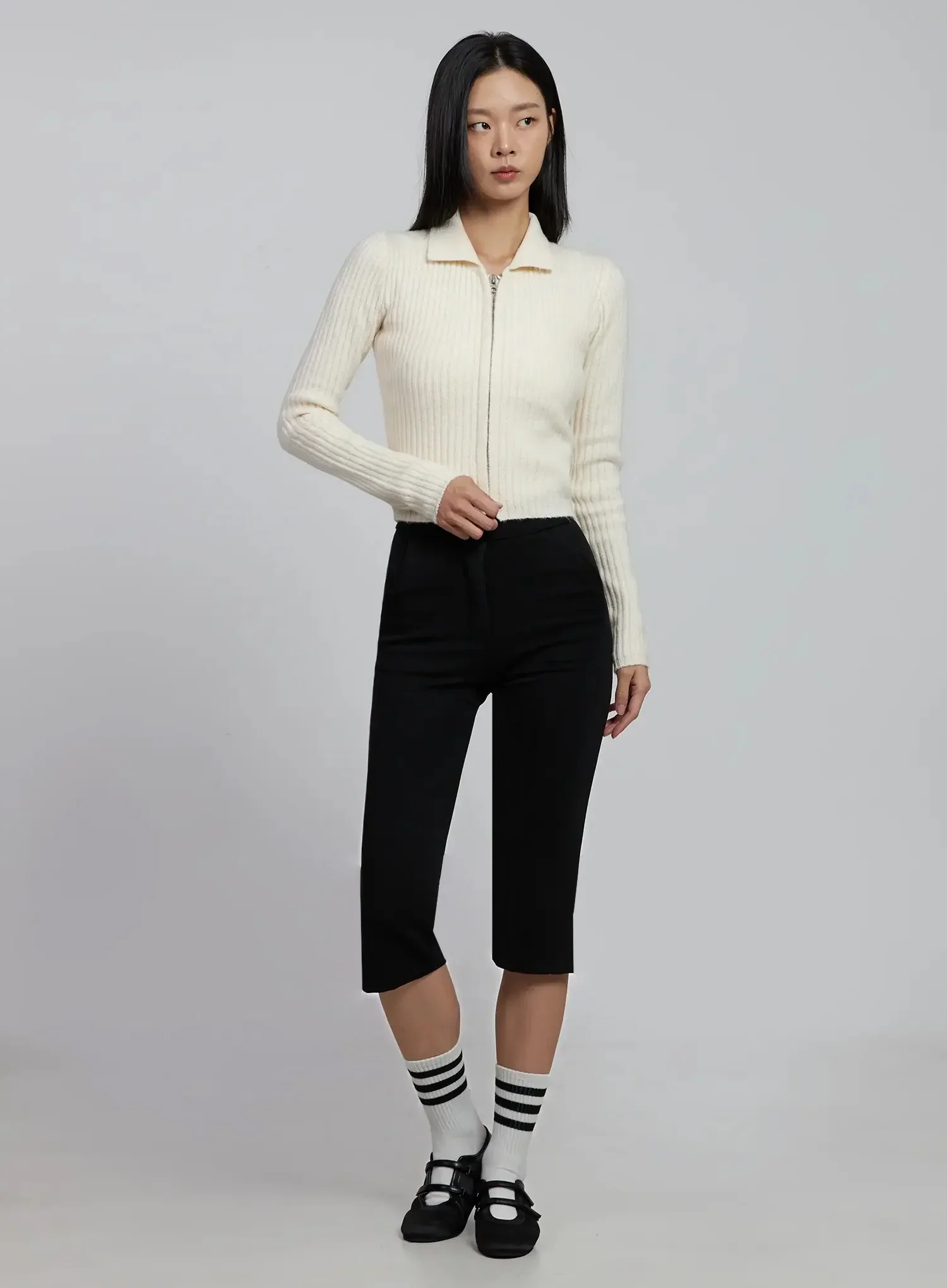 Slim-Fit Capri Pants IM520 - Image 15