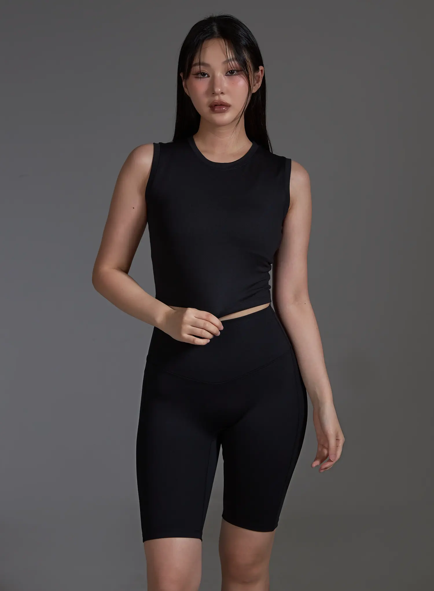 Slim Fit Cropped Sleeveless Top (Black) IO517