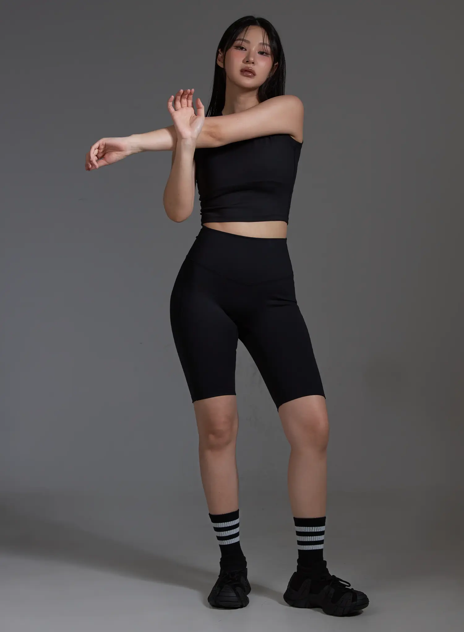 Slim Fit Cropped Sleeveless Top (Black) IO517 - Image 3