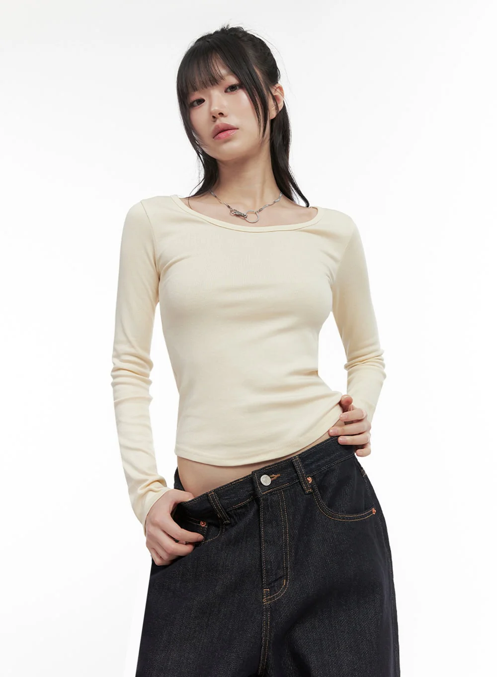 Slim-Fit Cropped U-Neck Top IN427