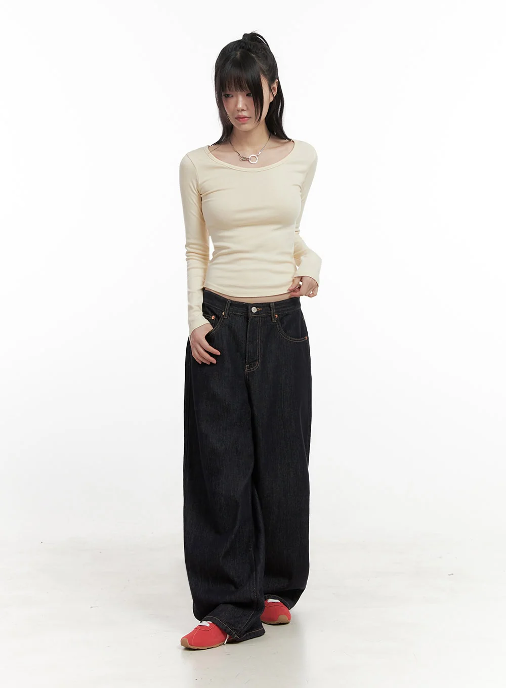 Slim-Fit Cropped U-Neck Top IN427 - Image 11