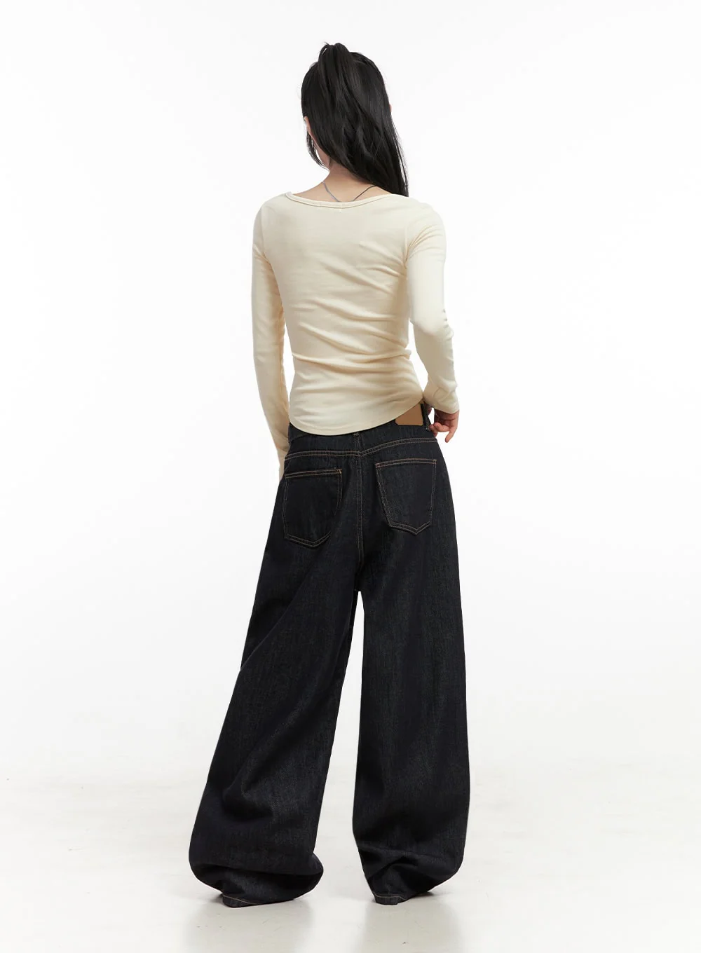 Slim-Fit Cropped U-Neck Top IN427 - Image 9