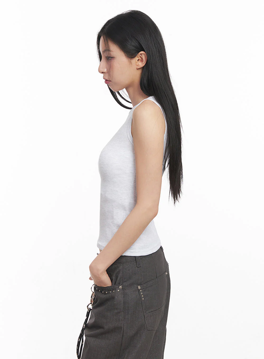 Slim-Fit Sleeveless Star Graphic Top IY516 - Image 10