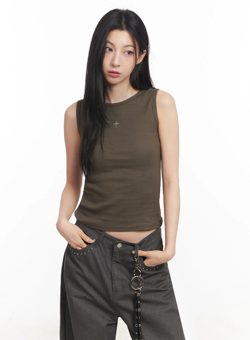 Slim-Fit Sleeveless Star Graphic Top IY516 - Image 16