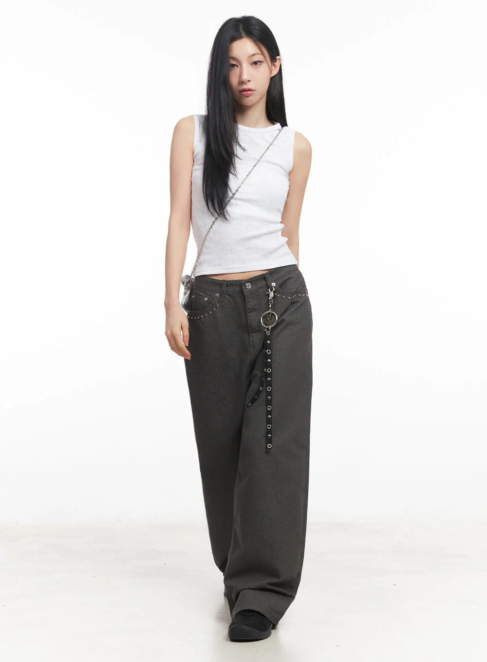 Slim-Fit Sleeveless Star Graphic Top IY516 - Image 3