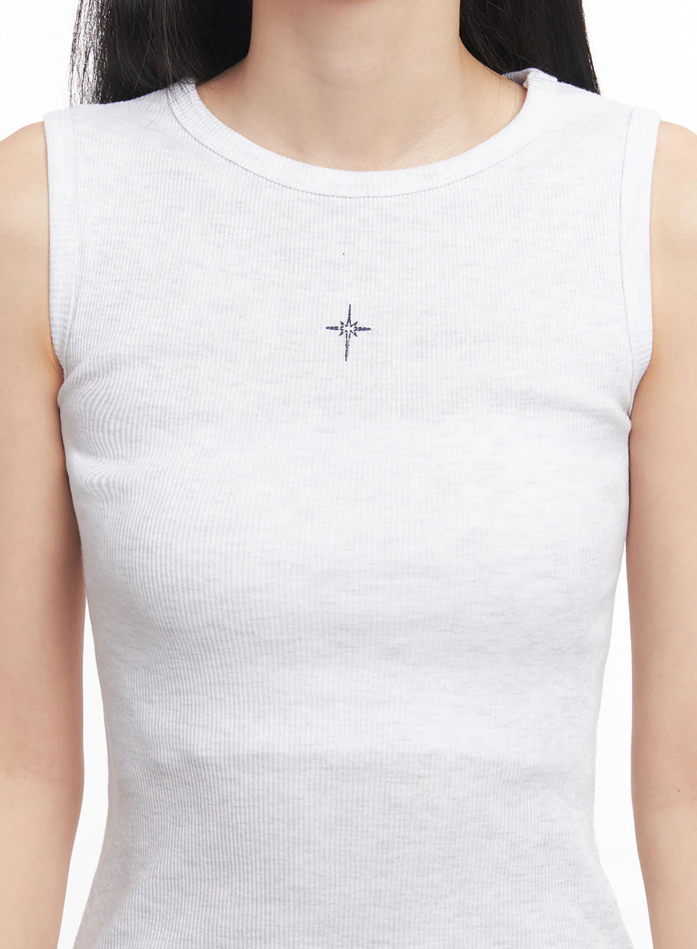 Slim-Fit Sleeveless Star Graphic Top IY516 - Image 4