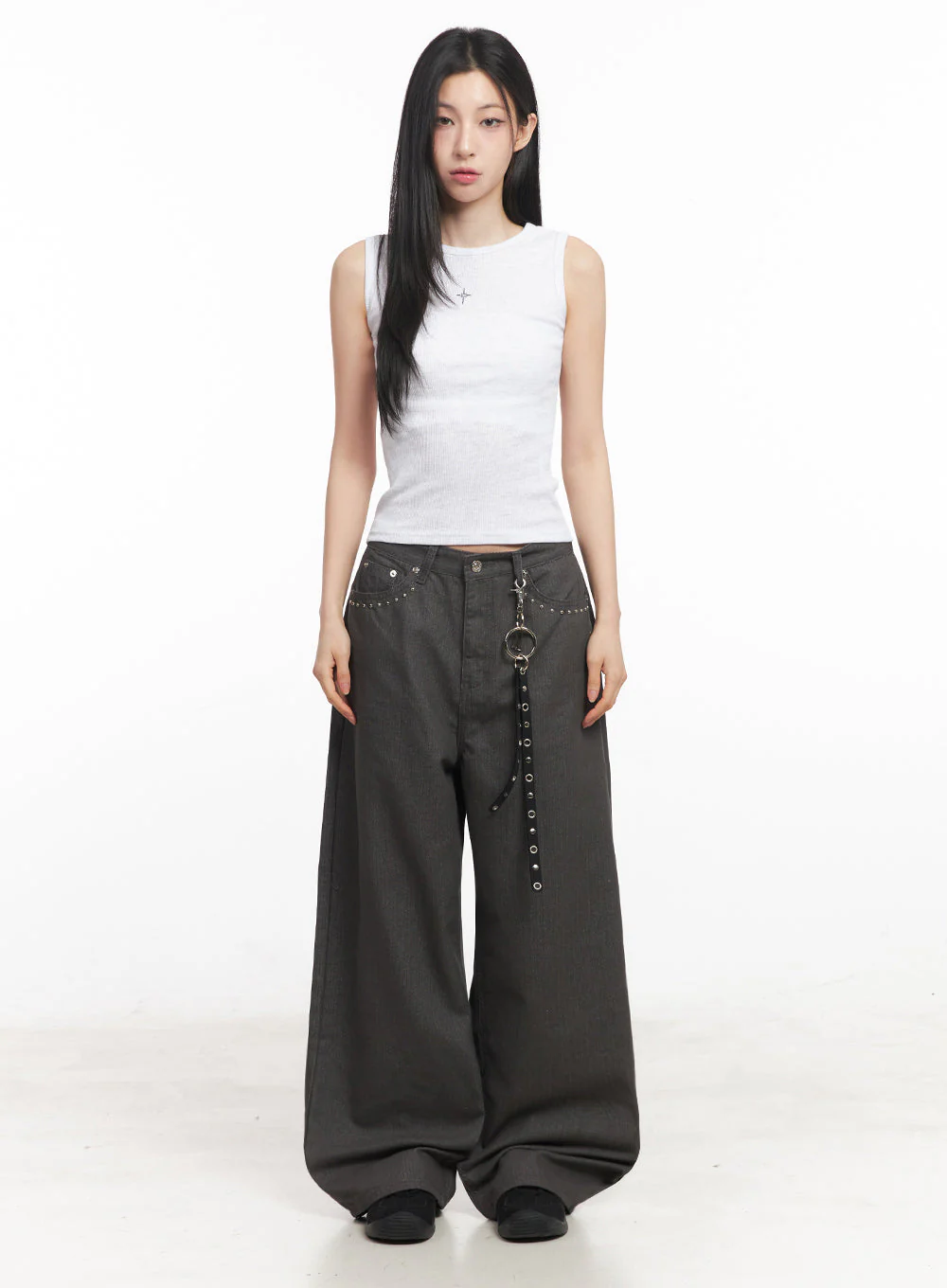 Slim-Fit Sleeveless Star Graphic Top IY516 - Image 6