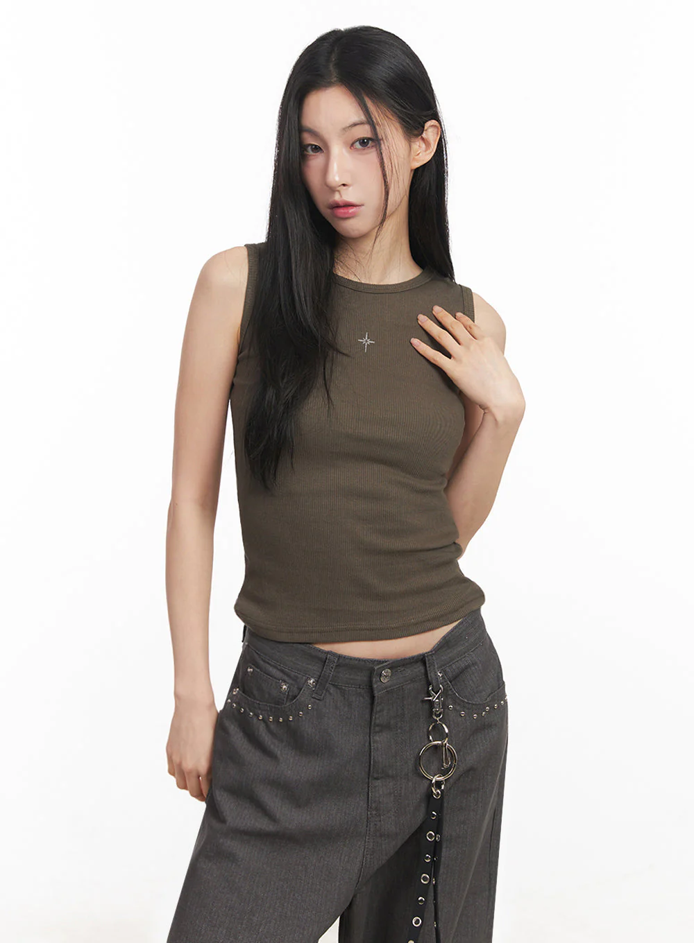 Slim-Fit Sleeveless Star Graphic Top IY516 - Image 8