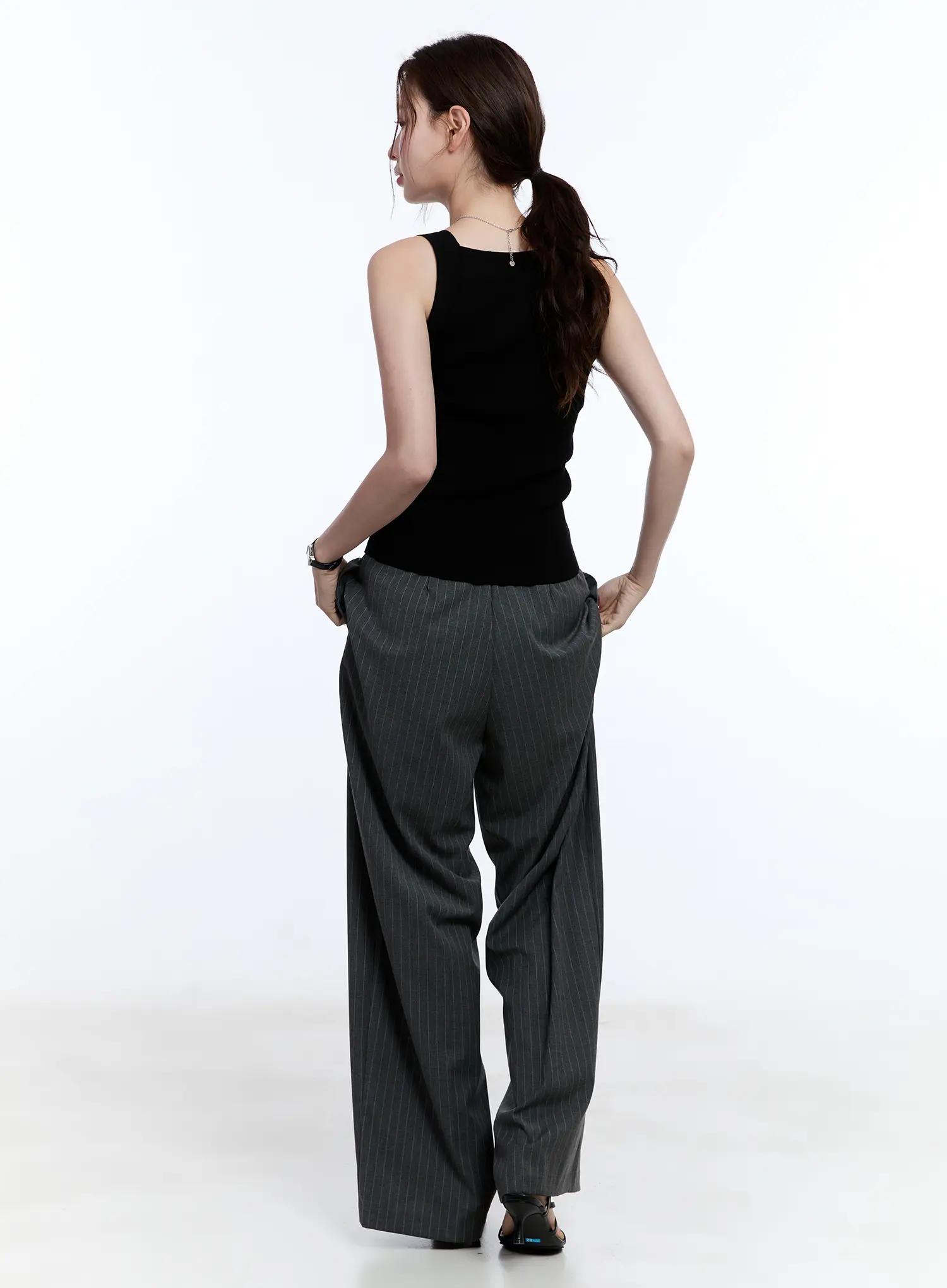 Slim-Fit Sleeveless Sweater CU513 - Image 6