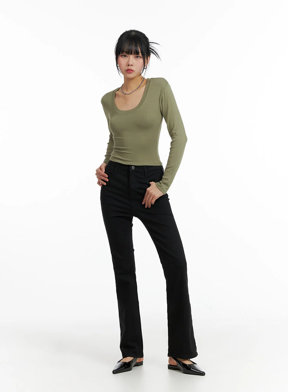 Slim Fit U-Neck Crop Tee IF402 - Image 2