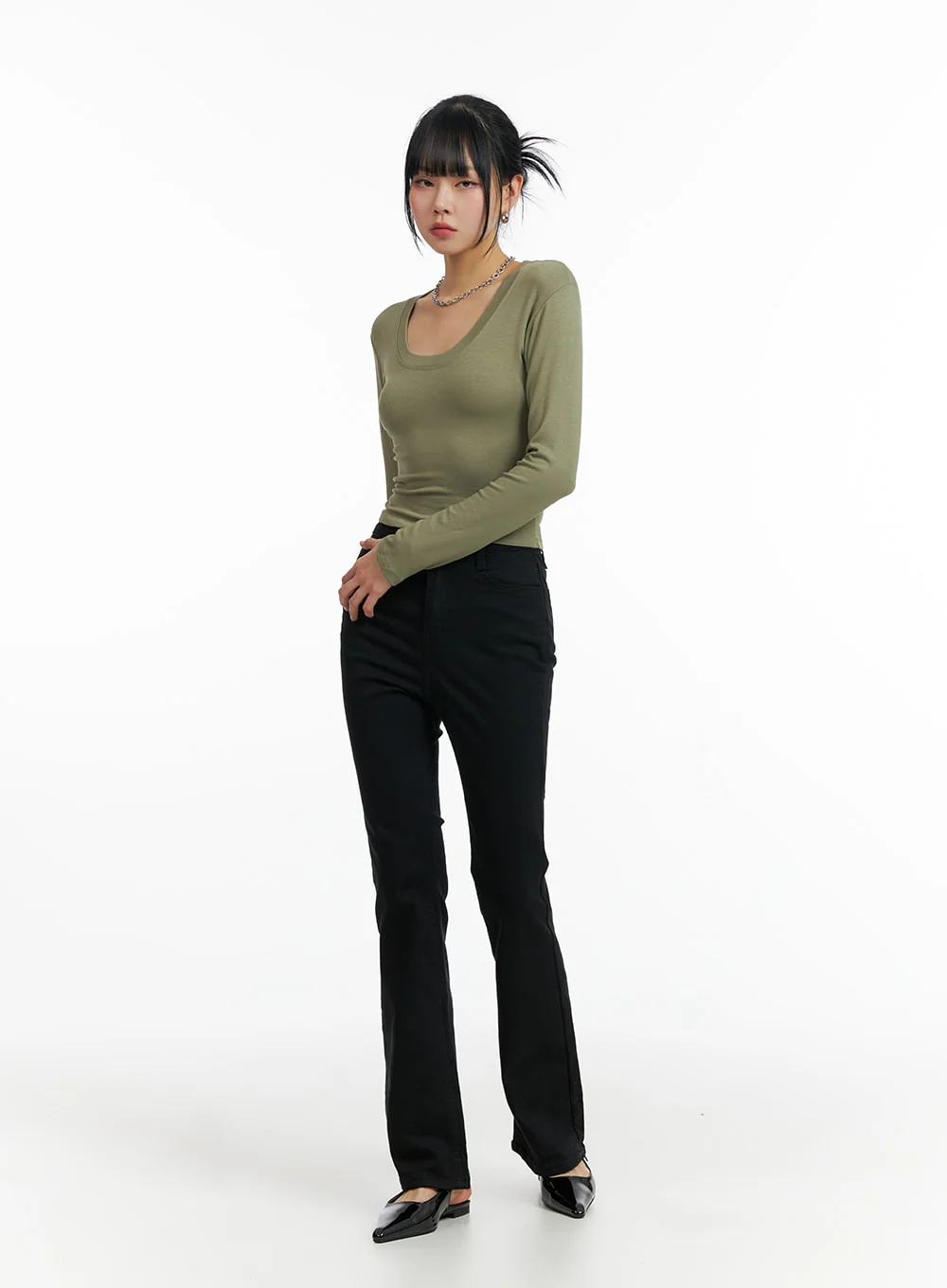 Slim Fit U-Neck Crop Tee IF402 - Image 5