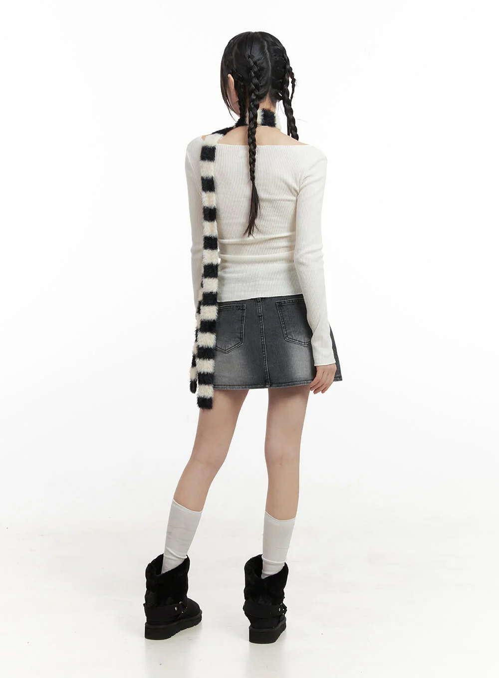 Slim-Fit V-Neck Long Sleeve Top IN427 - Image 10