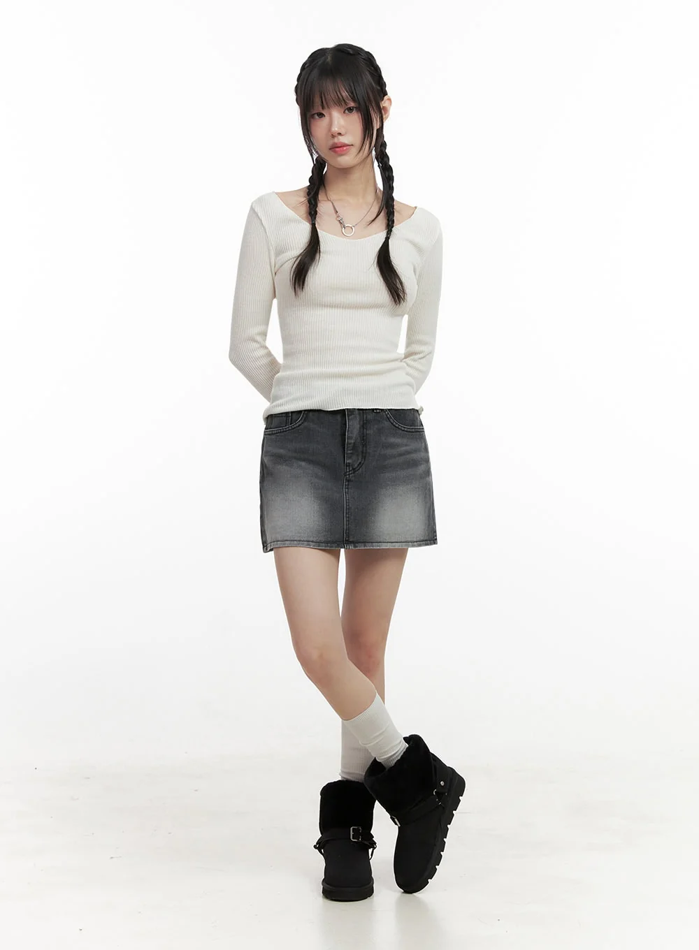Slim-Fit V-Neck Long Sleeve Top IN427 - Image 12