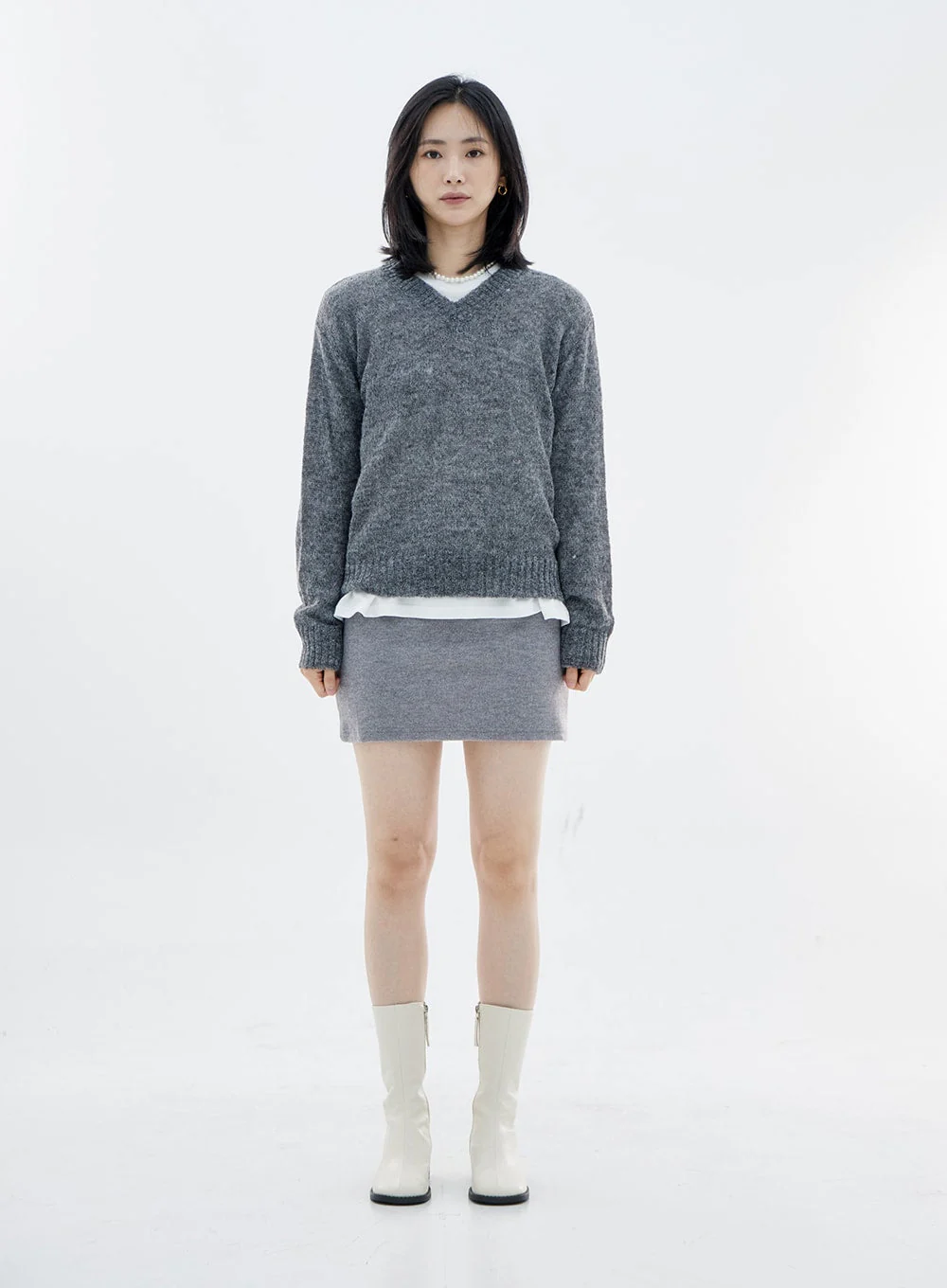 Soft V-Neck Knit OO07 - Image 12