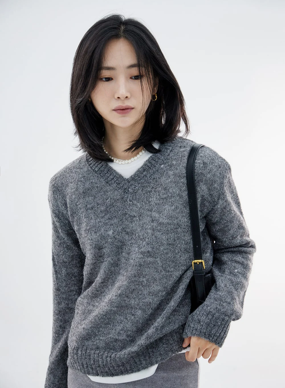 Soft V-Neck Knit OO07 - Image 7