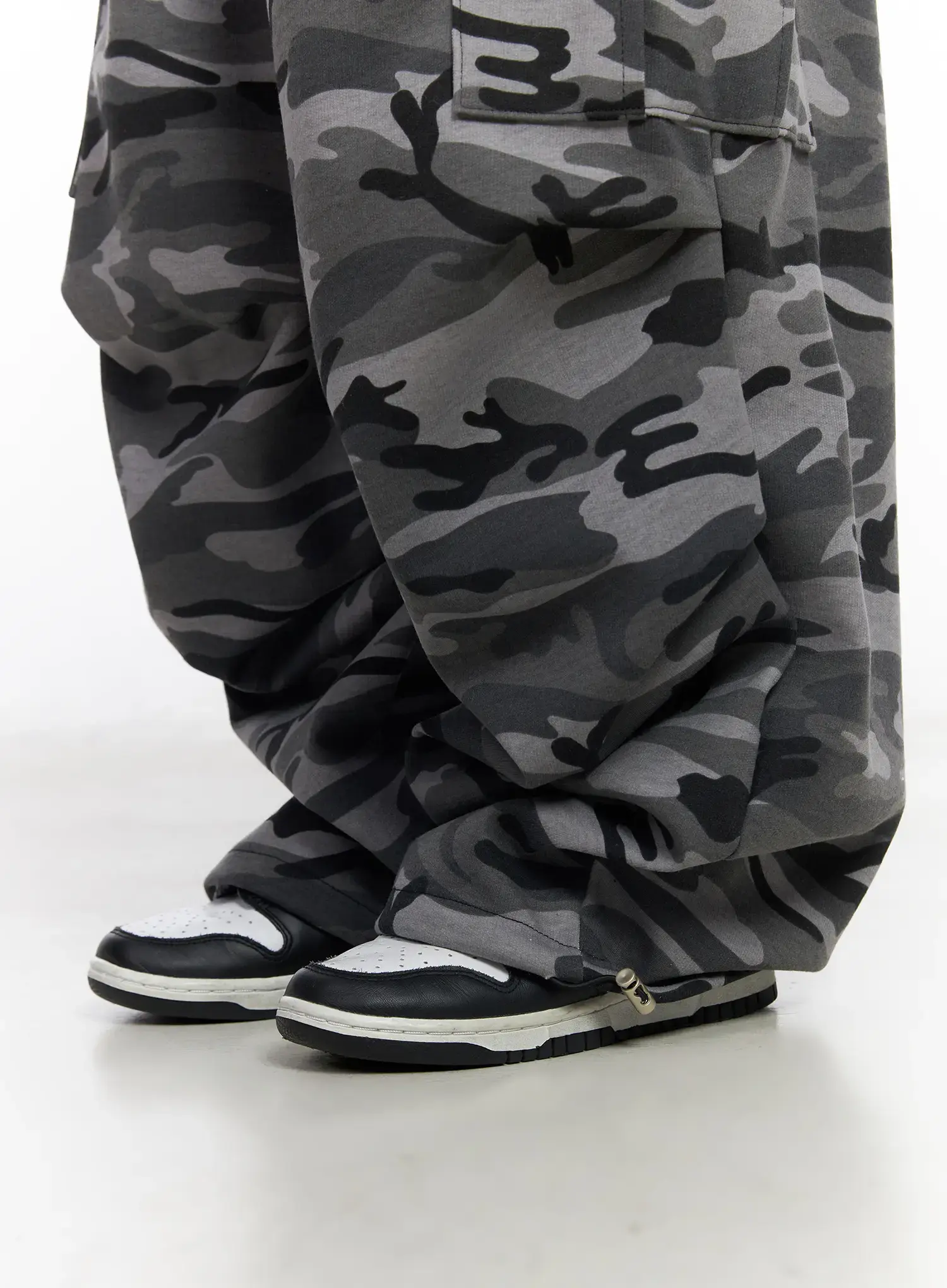 Street Style Camo Wide Cargo Pants CM519 - Image 11