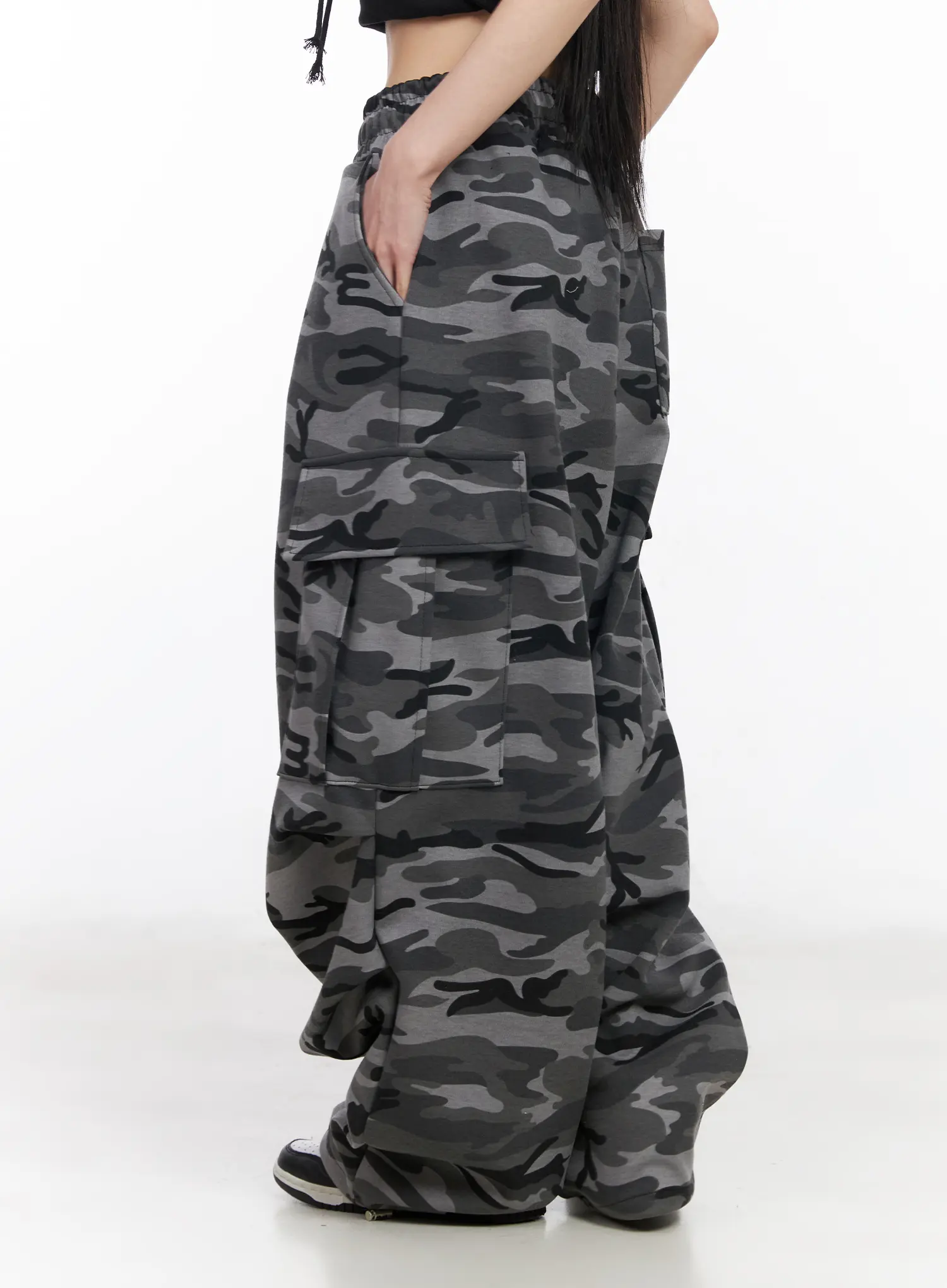 Street Style Camo Wide Cargo Pants CM519 - Image 4