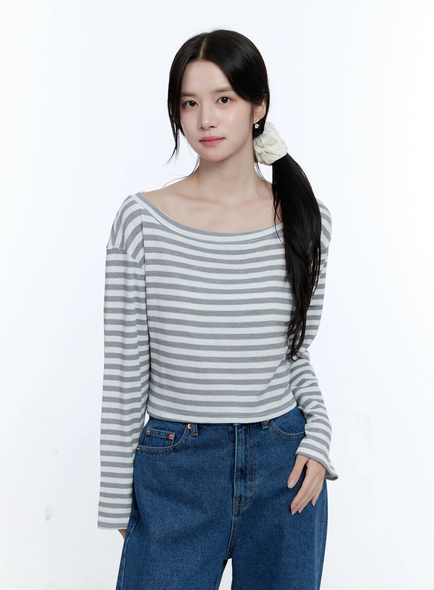 Striped Loose-Fit Long-Sleeve Top CG514 - Image 2