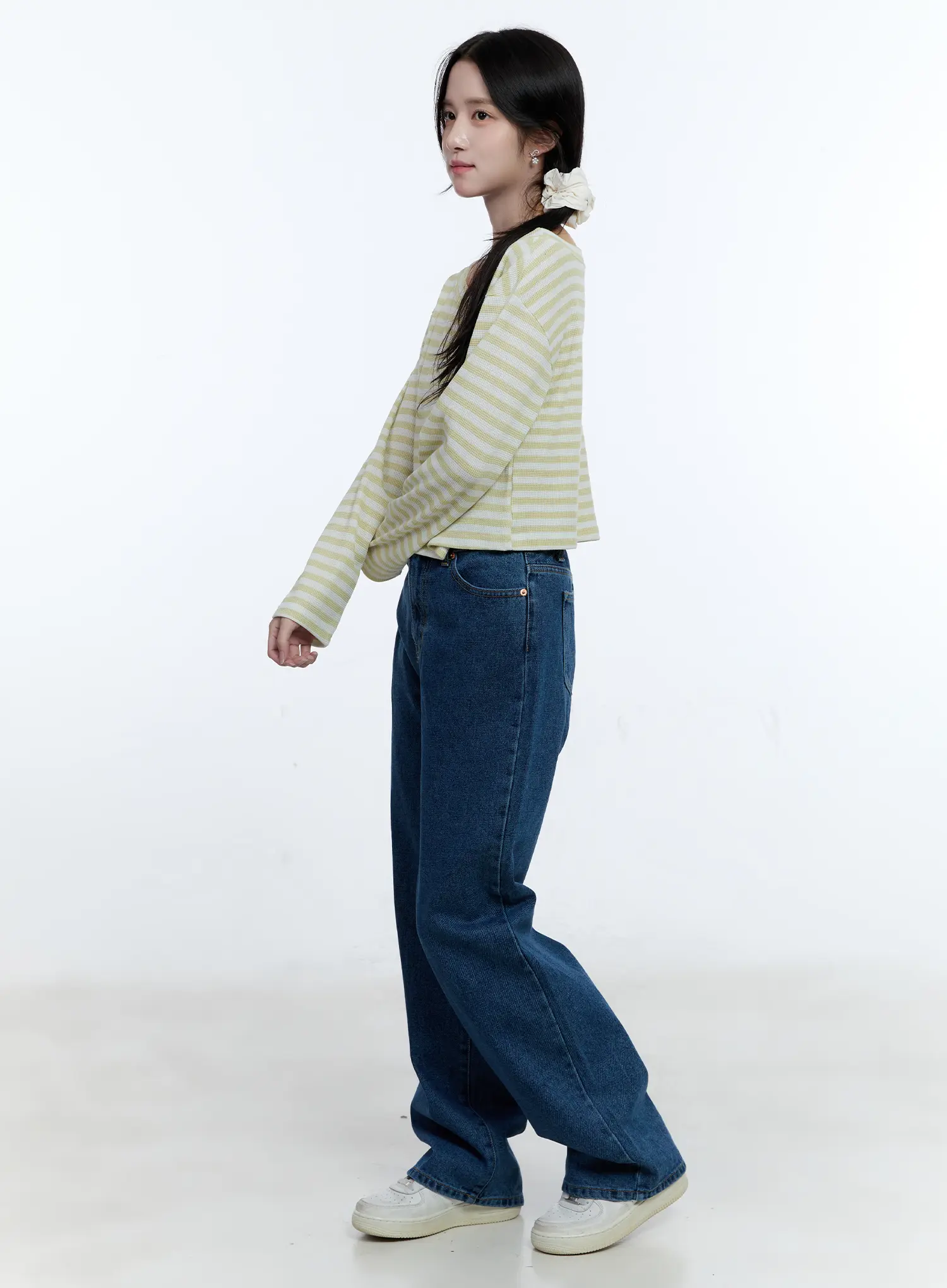Striped Loose-Fit Long-Sleeve Top CG514 - Image 4