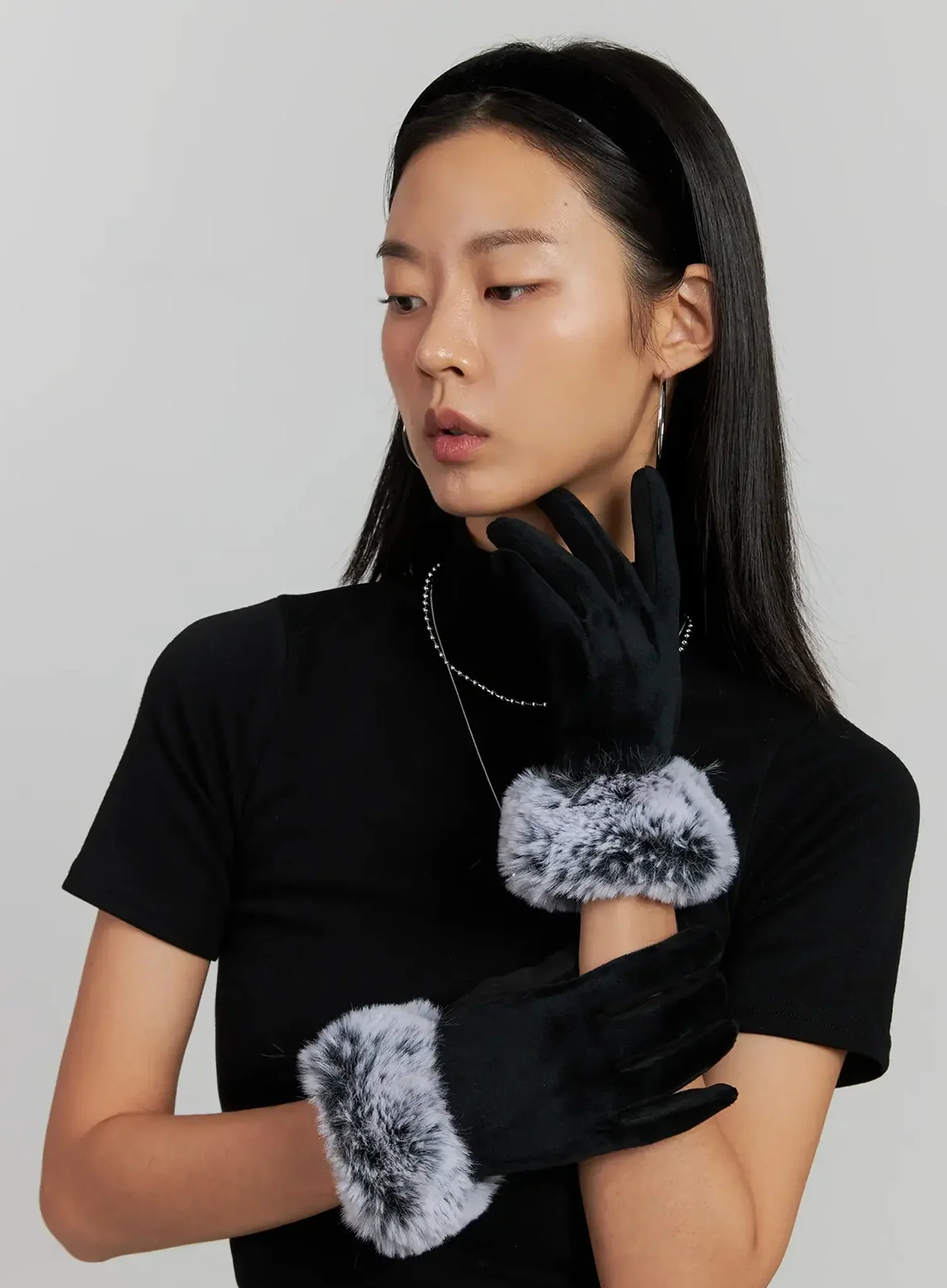 Textured Velvet Gloves IN528 - Image 3