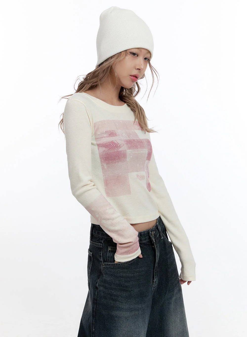 Trendy Graphic Crop Tee CN422 - Image 4