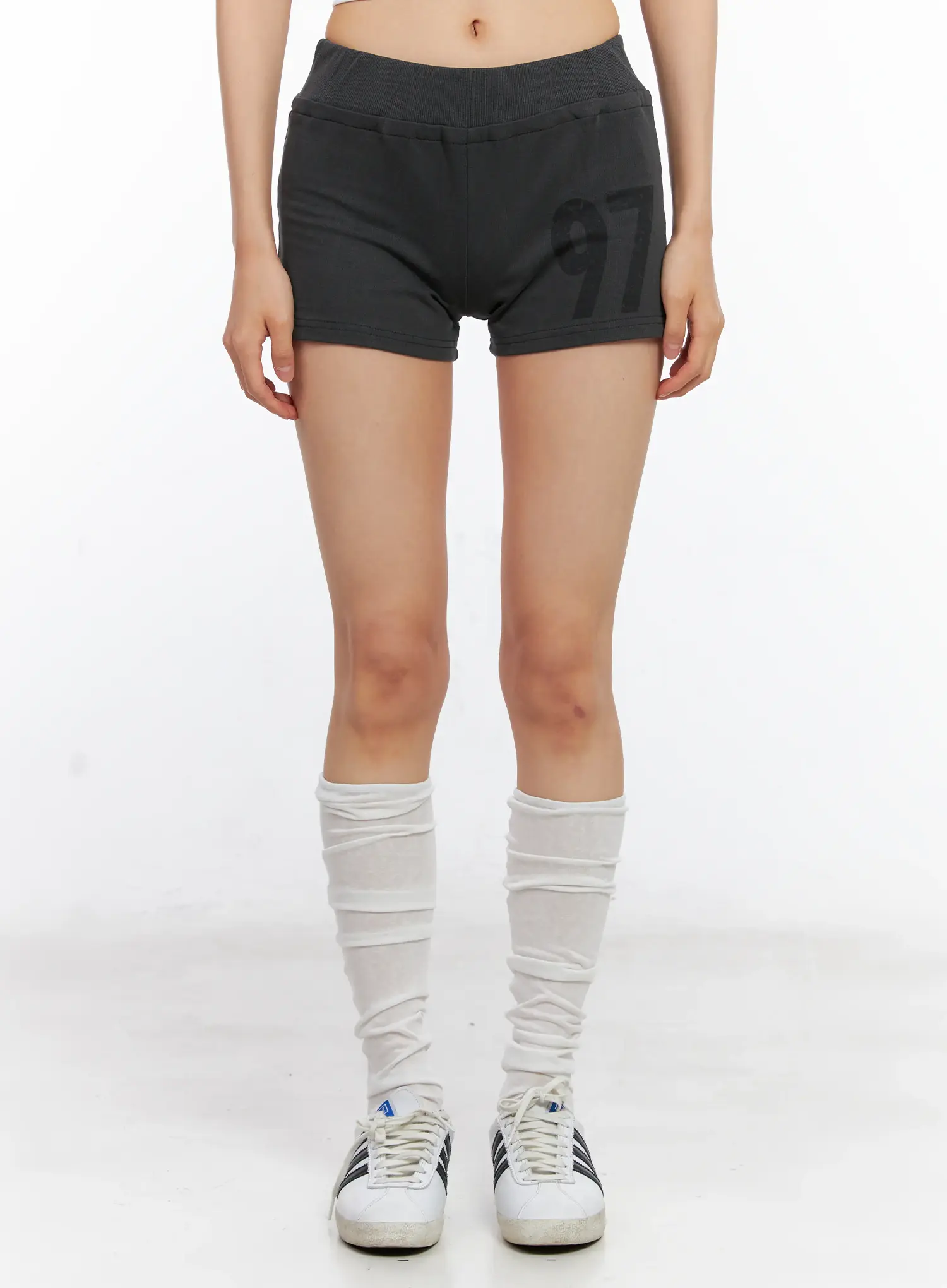Trendy Graphic Print Shorts CL529 - Image 9