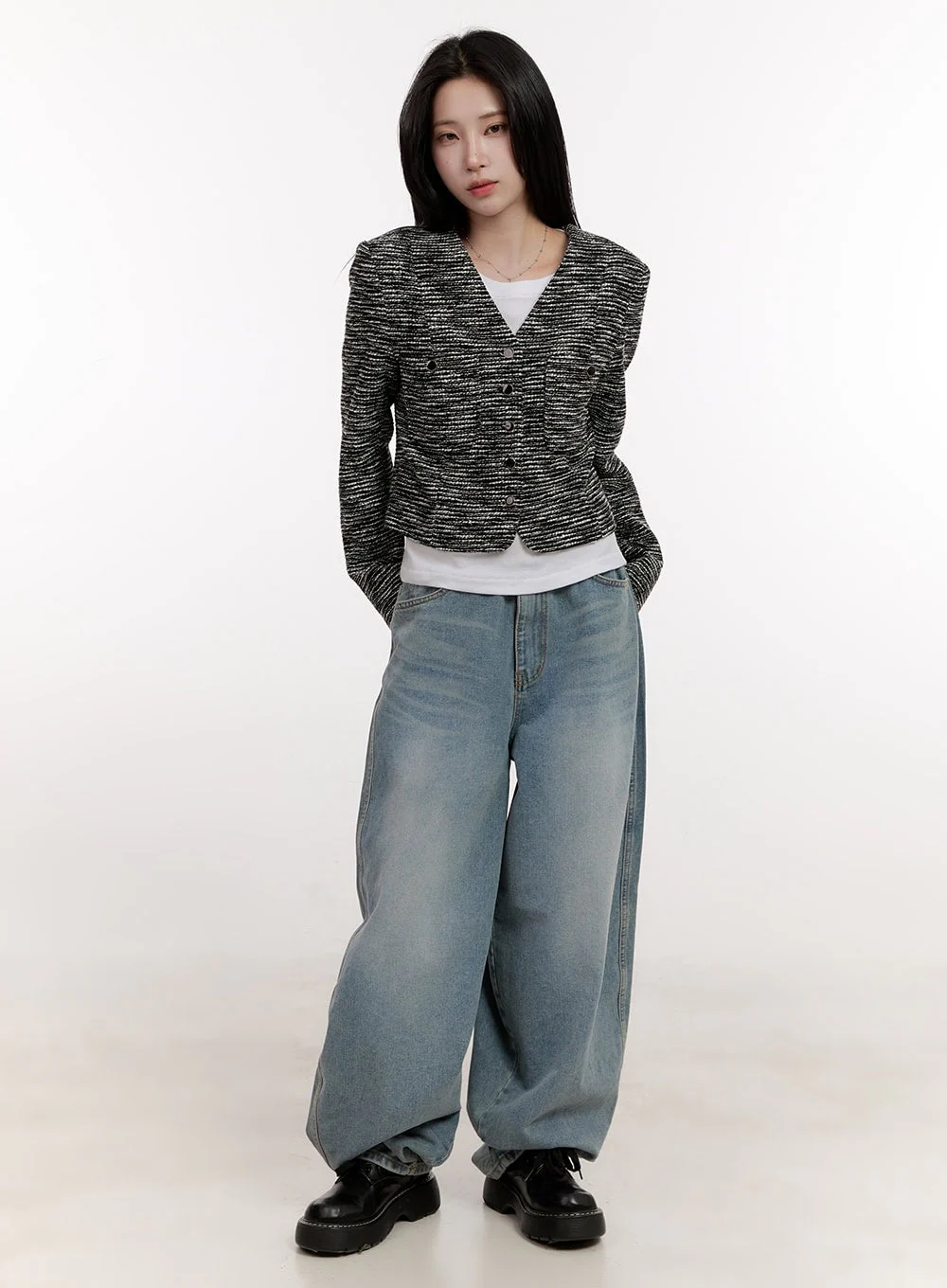 Tweed V-Neck Crop Cardigan CJ529 - Image 2