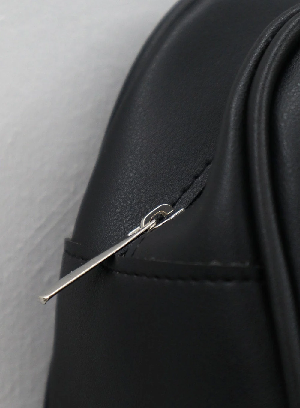 Twin Pocket Shoulder Bag OM306 - Image 16
