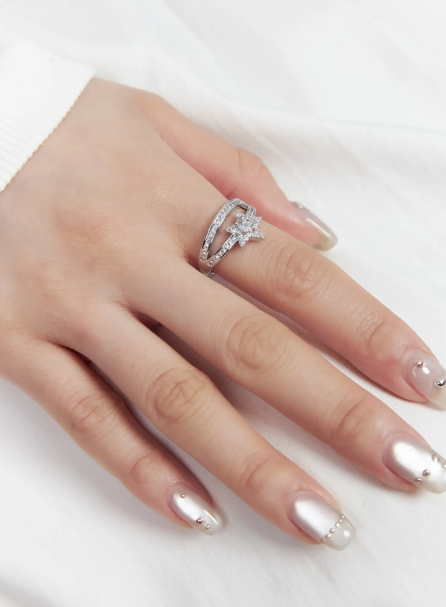 Twisted Elegant Star Ring CF525