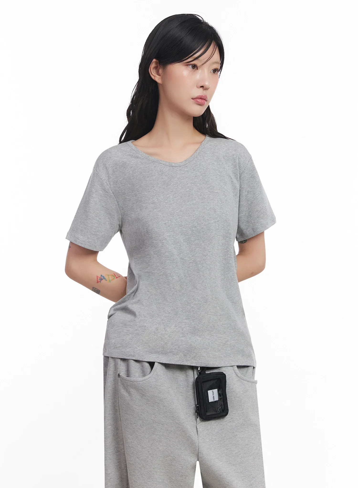U-Neck Loose-Fit T-Shirt IC503 - Image 16
