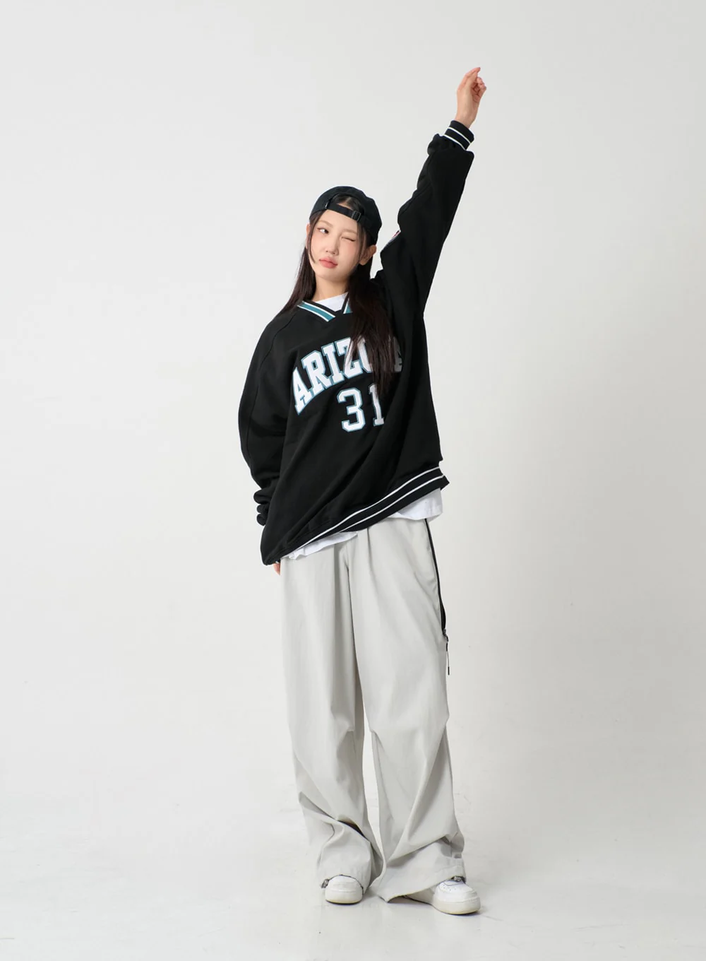 Unique Side Zipper Detailing Wide Bending Pants IS07 - Image 10