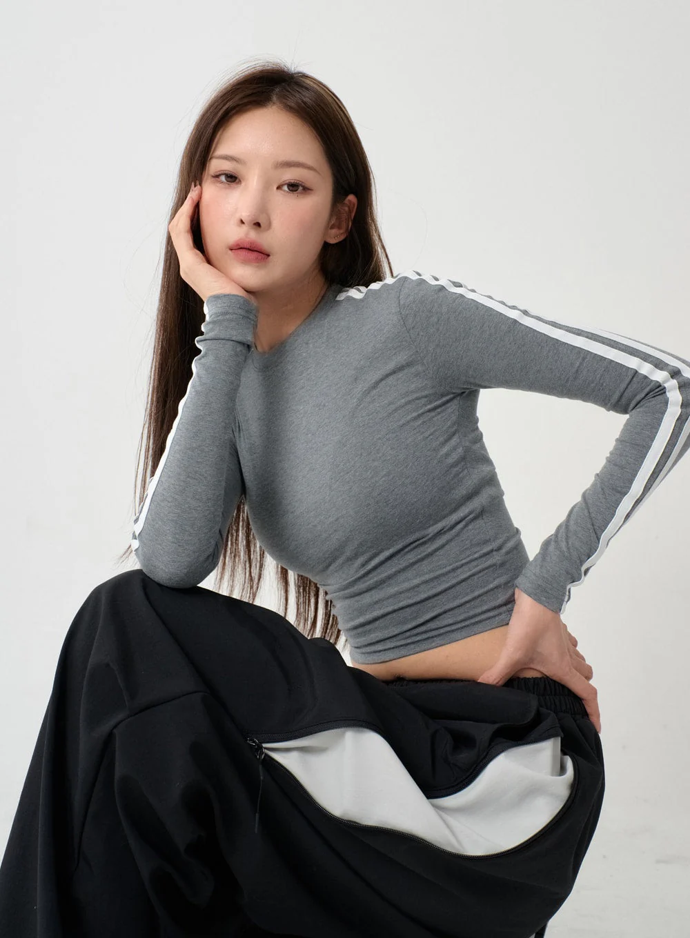 Unique Side Zipper Detailing Wide Bending Pants IS07 - Image 17