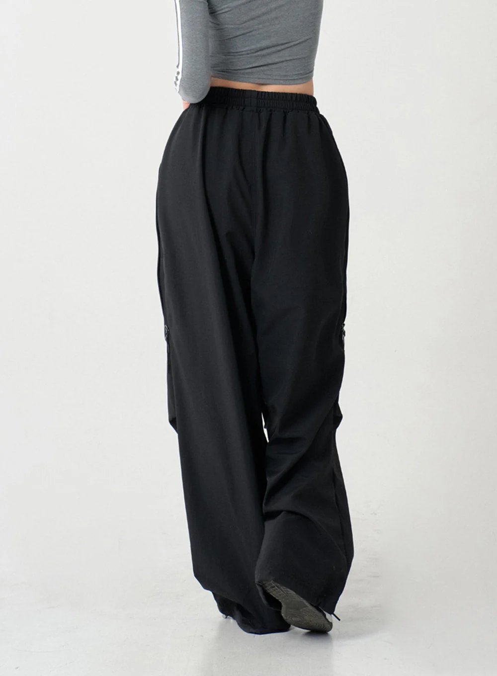 Unique Side Zipper Detailing Wide Bending Pants IS07 - Image 3