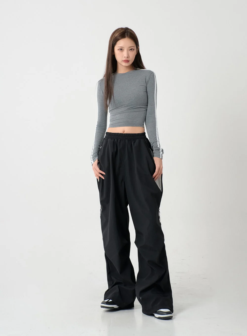 Unique Side Zipper Detailing Wide Bending Pants IS07 - Image 4