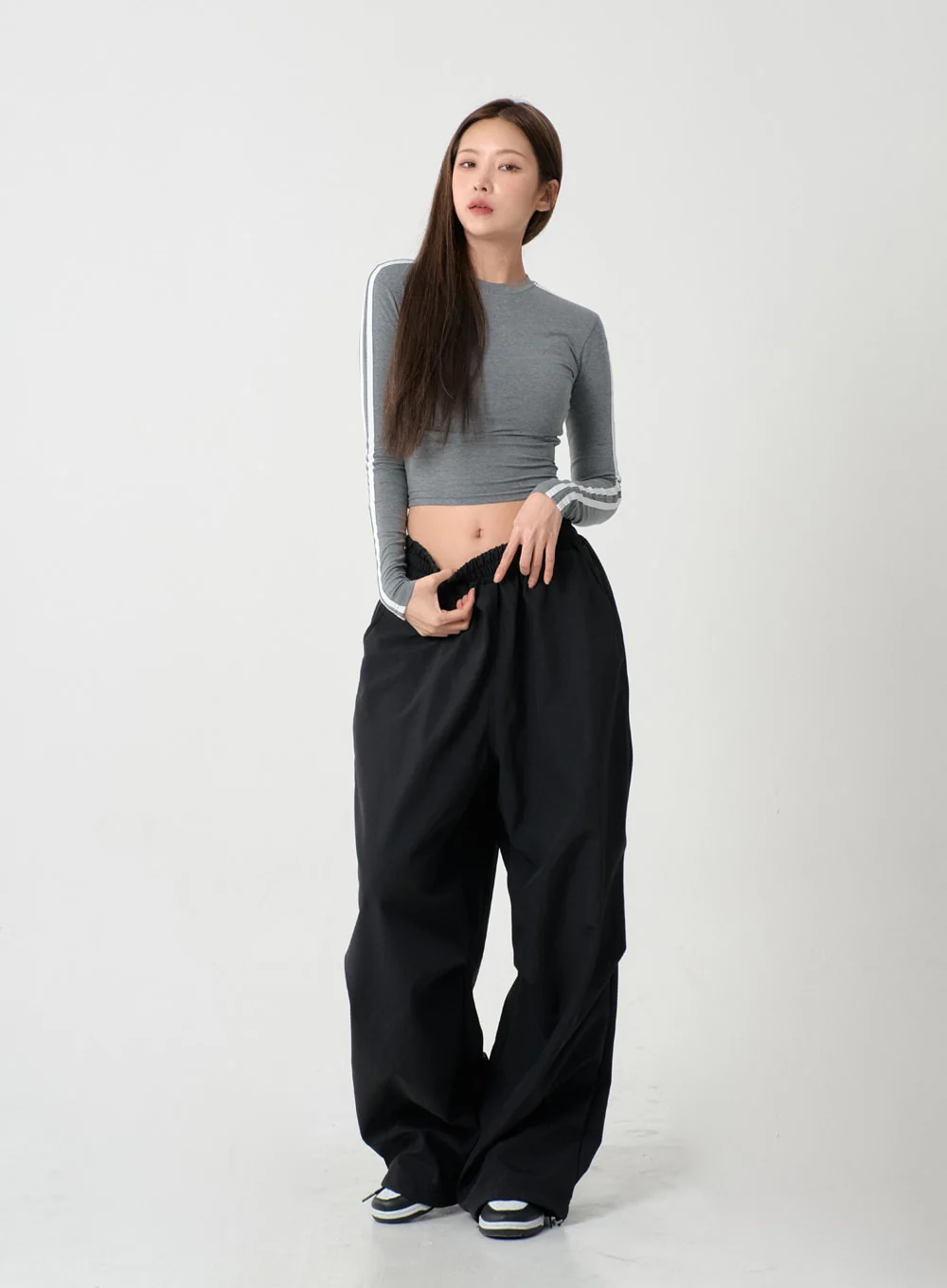 Unique Side Zipper Detailing Wide Bending Pants IS07 - Image 5