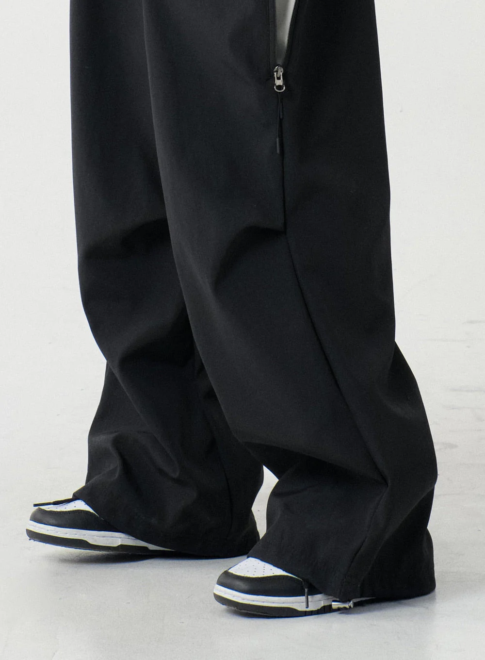 Unique Side Zipper Detailing Wide Bending Pants IS07 - Image 7