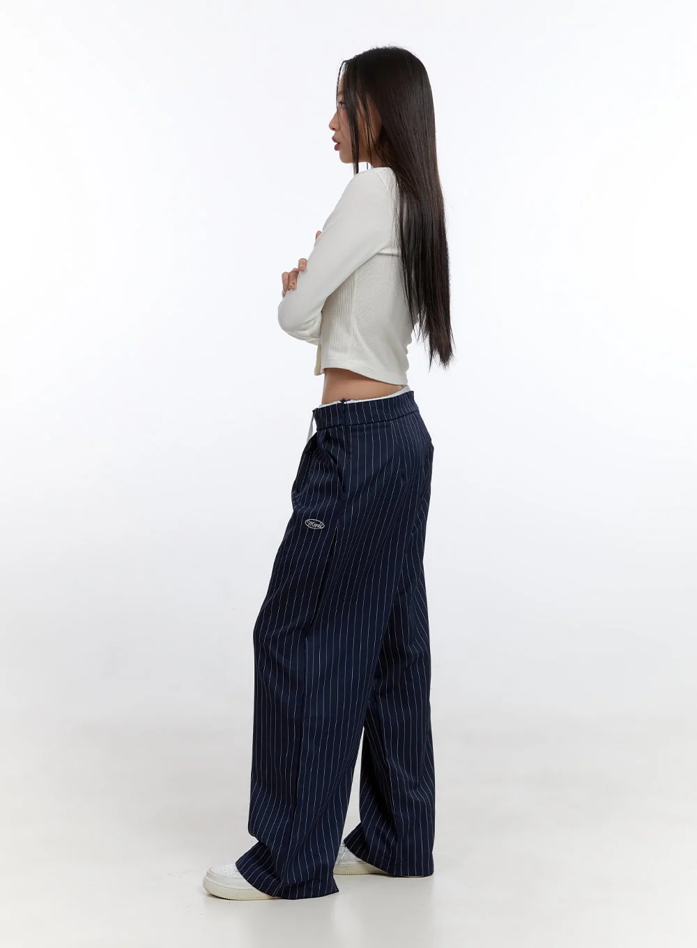 V-Neck Buttoned Crop Cardigan CO431 - Image 3